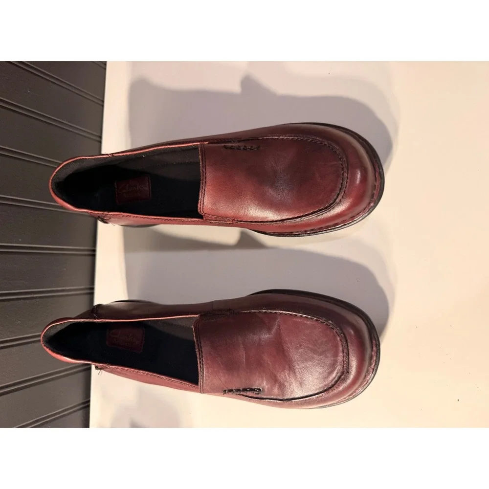 Clark's burgundy  women' platform shoes